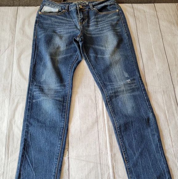 Coogi Women's Distressed Skinny Jeans •Size 7/8• - Picture 3 of 11